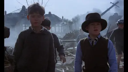 Hope and Glory (1987)