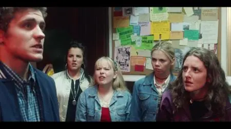 Derry Girls S01E02