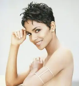 Superbabes - Halle Berry Topless