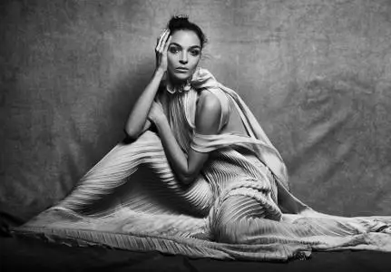 Mariacarla Boscono by Peter Lindbergh for Vogue Italia March 2017