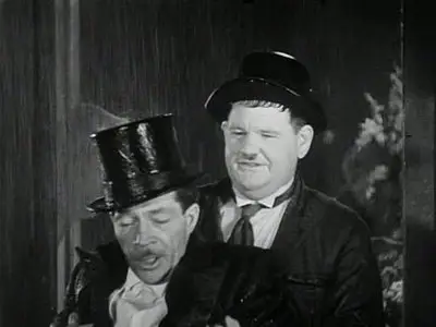 LAUREL & HARDY: Scram! (1932)