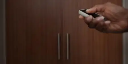 Circuit Breakers S01E03
