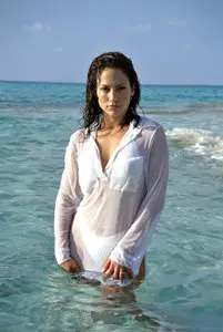 Jennifer Lopez - Club Med bikini photoshoot