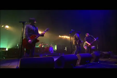 Queens Of The Stone Age - Over The Years And Through The Woods (2005)