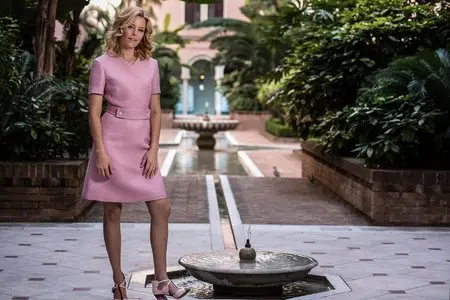 Elizabeth Banks by Fabrizio Maltese for The Hollywood Reporter on September 5, 2015 in Venice