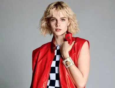 Lucy Boynton by Beau Nelson for ELLE Canada November 2022