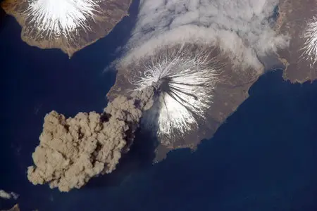 National Geographic Volcano Nature's Inferno 