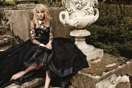 Taylor Swift by Giampaolo Sgura for InStyle November 2013
