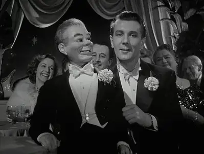 Dead of Night (1945) [REMASTERED] + Commentary