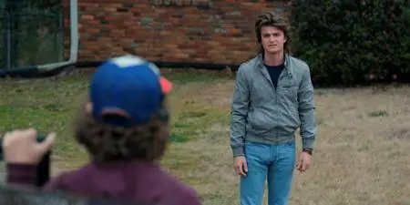 Stranger Things S02 (2017) [Complete Season]