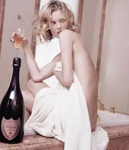 Eva Herzigova - Champagne Photoshoot