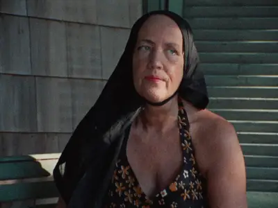 Grey Gardens (1975)