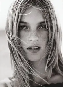 Kate Moss - Mario Testino Nude Photoshoot