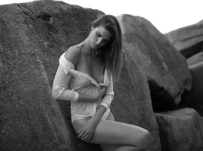 Barbara Bakota by Dean Miocic