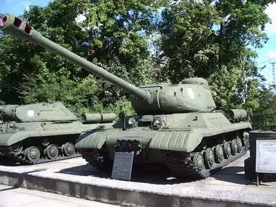 IS-2M Walk Around