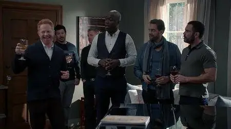 Modern Family S09E15
