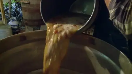 Moonshiners: Master Distiller S02E04