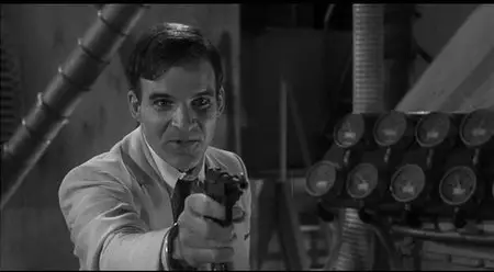 Dead Men Don’t Wear Plaid (1982)
