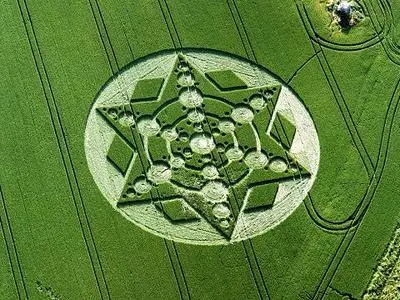High resolution images of Crop circles
