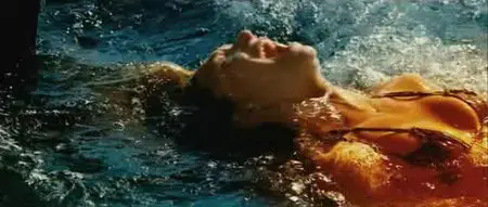 Piranha (2010)