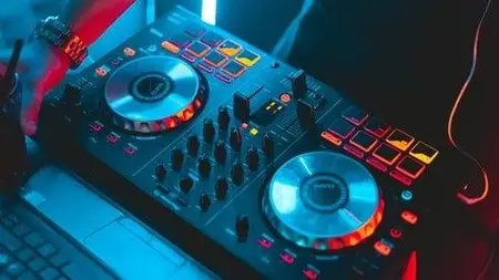 The Ultimate 30-Day Beginner DJ Course By Blendonics