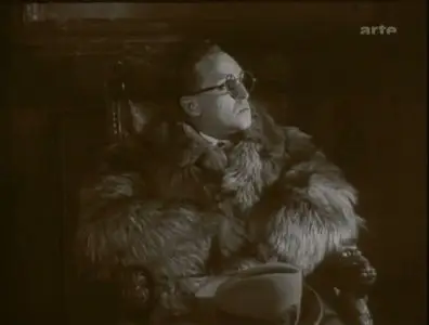 The Extraordinary Adventures Of Mr. West (Lev Kuleshov, 1924)