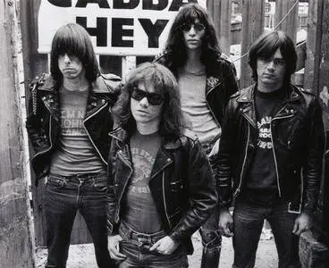 Ramones - Greatest Hits (2006) {2017, Japanese Reissue}