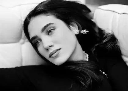 Jennifer Connelly - Set Two