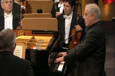 Beethoven - Piano Concertos Nos.4-5 (Daniel Barenboim)