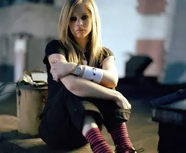 Avril Lavigne - Chris Floyd Photoshoot 2004