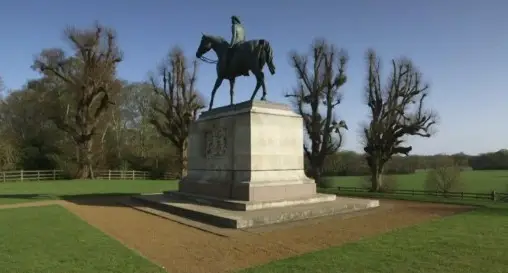 BBC - The Queen's Longest Reign: Elizabeth and Victoria (2015)