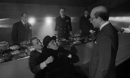 Dr. Strangelove or: How I Learned to Stop Worrying and Love the Bomb (1964)