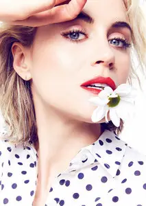 Taylor Schilling by Max Abadian for Elle Canada June 2015