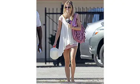 AnnaLynne McCord - on the set of '90210' in Long Beach 8-19-10