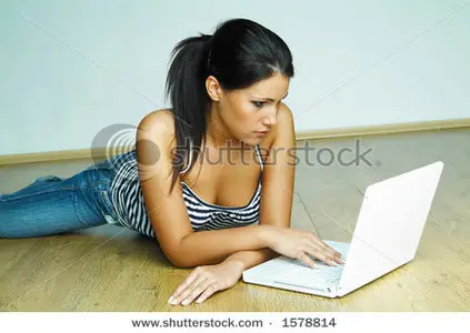 Vector Young pretty women using laptop