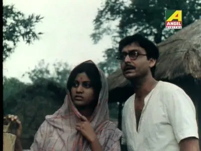 Ashani Sanket / Distant Thunder (1973) [Re-UP]