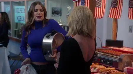 Modern Family S08E15