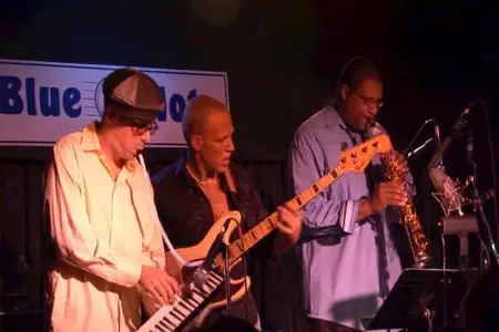 Avishai Cohen - As Is Live At The Blue Note (2007)