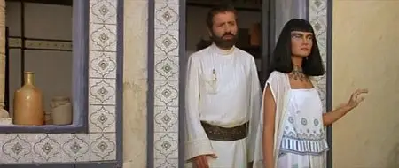Без четверти два до Рождества Христова / Deux heures moins le quart avant Jésus-Christ (1982, DVD9 + DVDRip)