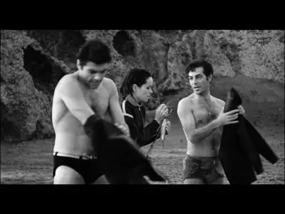 Stress es tres, tres - by Carlos Saura (1968)