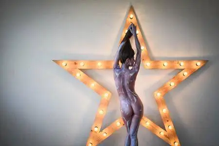 Hollywood Stardust Body Painting
