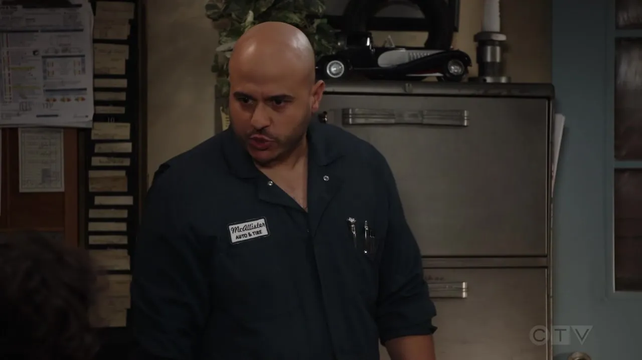 Georgie & Mandy's First Marriage S02E04