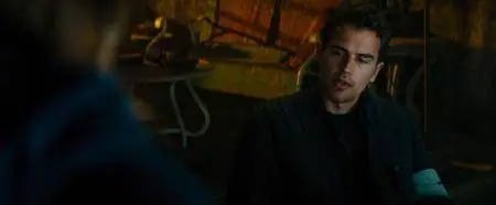 Allegiant (2016)