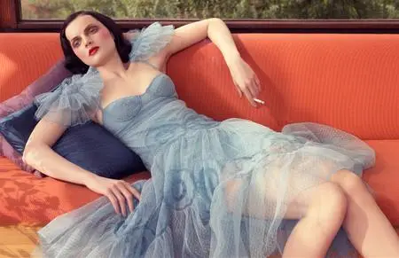 Guinevere van Seenus by Steven Meisel for Vogue Italia January 2008