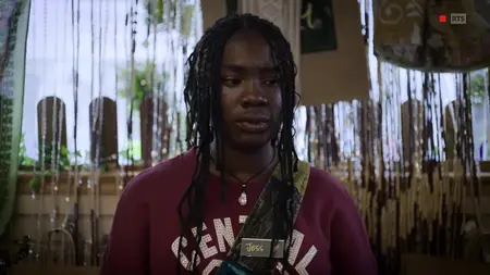 Dead Hot S01E01