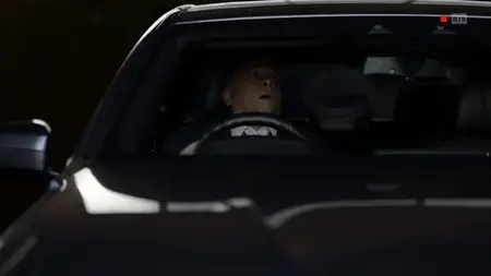 Dead Hot S01E01