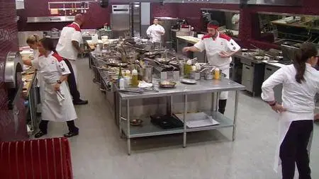 Hell's Kitchen S17E16