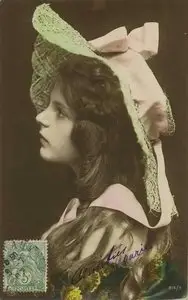 Postcards: Lady in hat