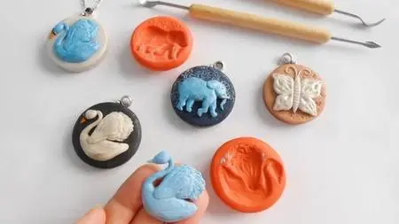 Make Projecting Animals Pendants and their Molds