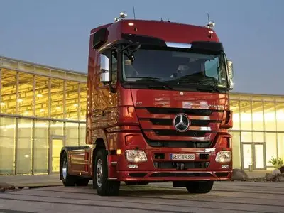Trucks - 2 Wallpapers